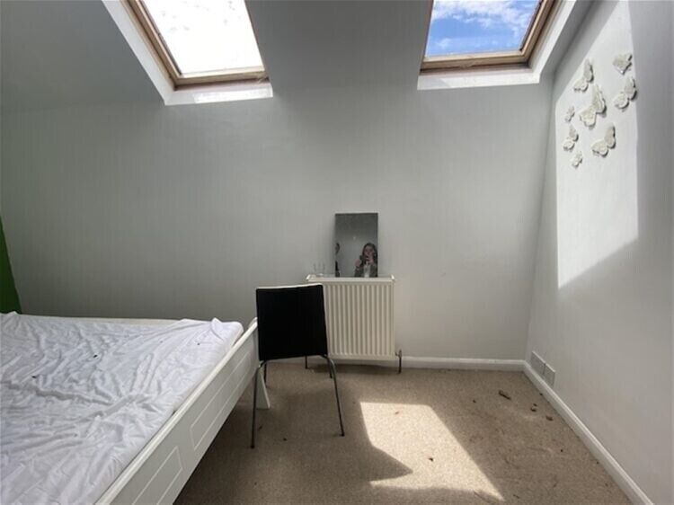 Berkshire Commercial Property with Conversion Potential in Prominent Market Town Photo 11