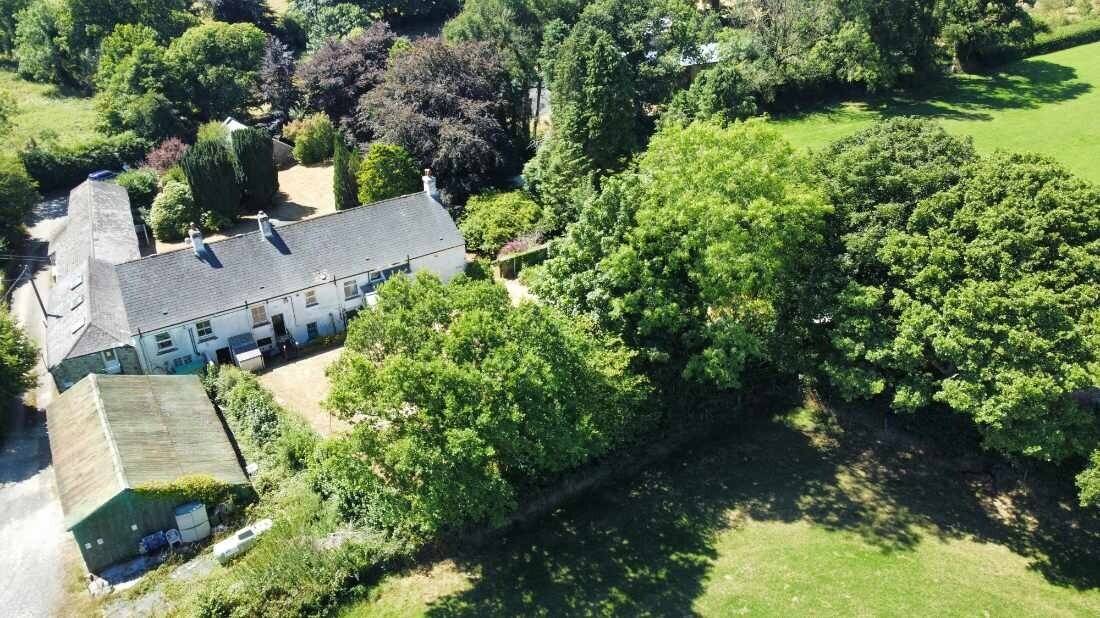 Prime Commercial Property in Tavistock Devon with Diverse Potential in Idyllic Setting Photo 12