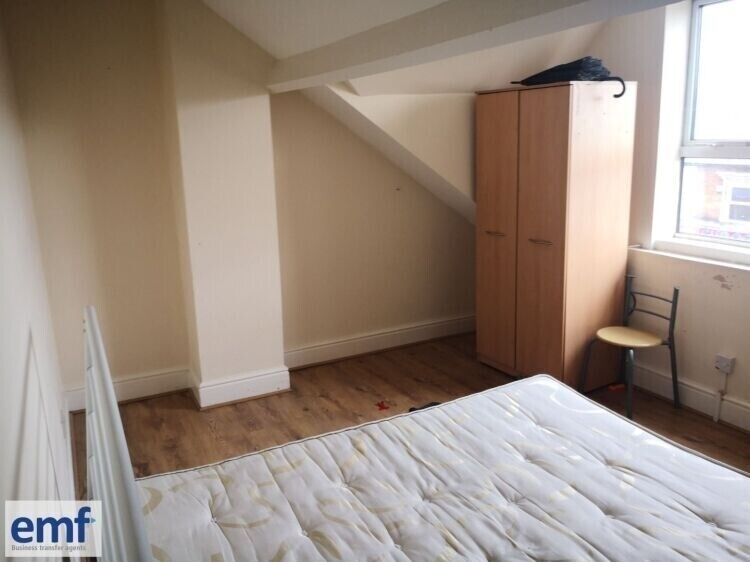 Prime Leicestershire Investment Opportunity with A3 Licence and Accommodation Photo 12