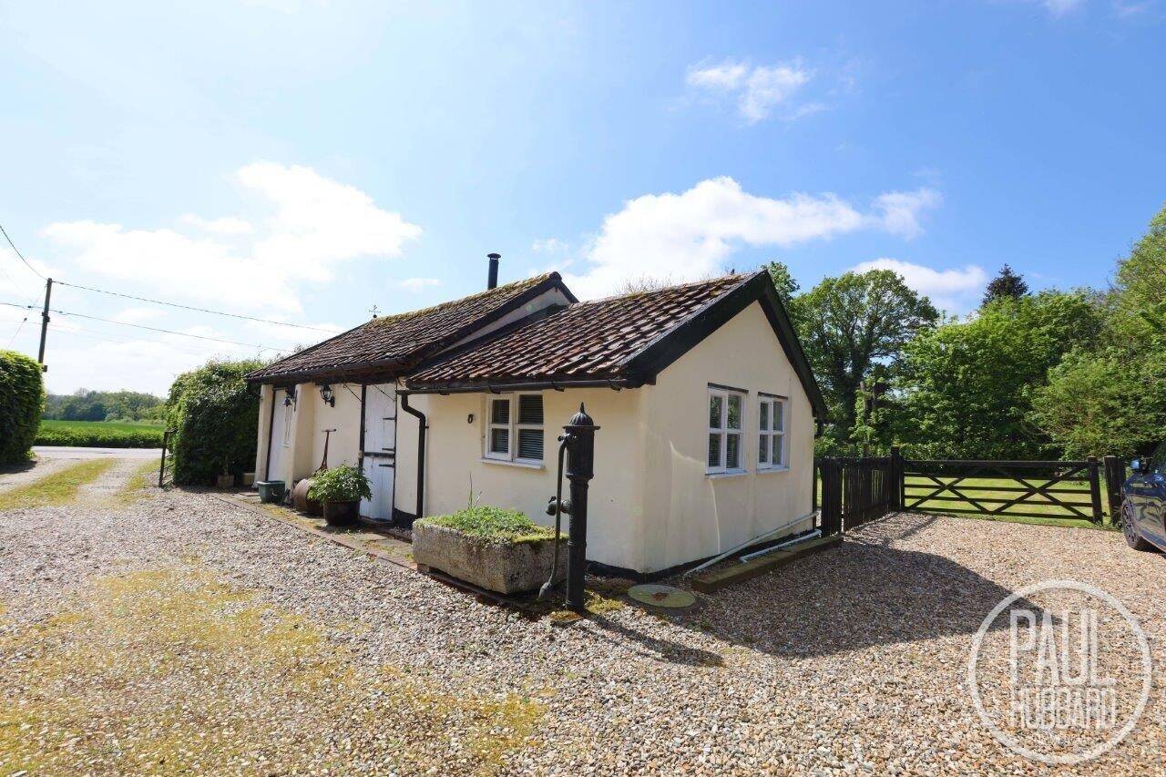 Profitable Award-Winning Cattery with Grade II Listed House and Annexe on a 1-Acre Norfolk Property Photo 12