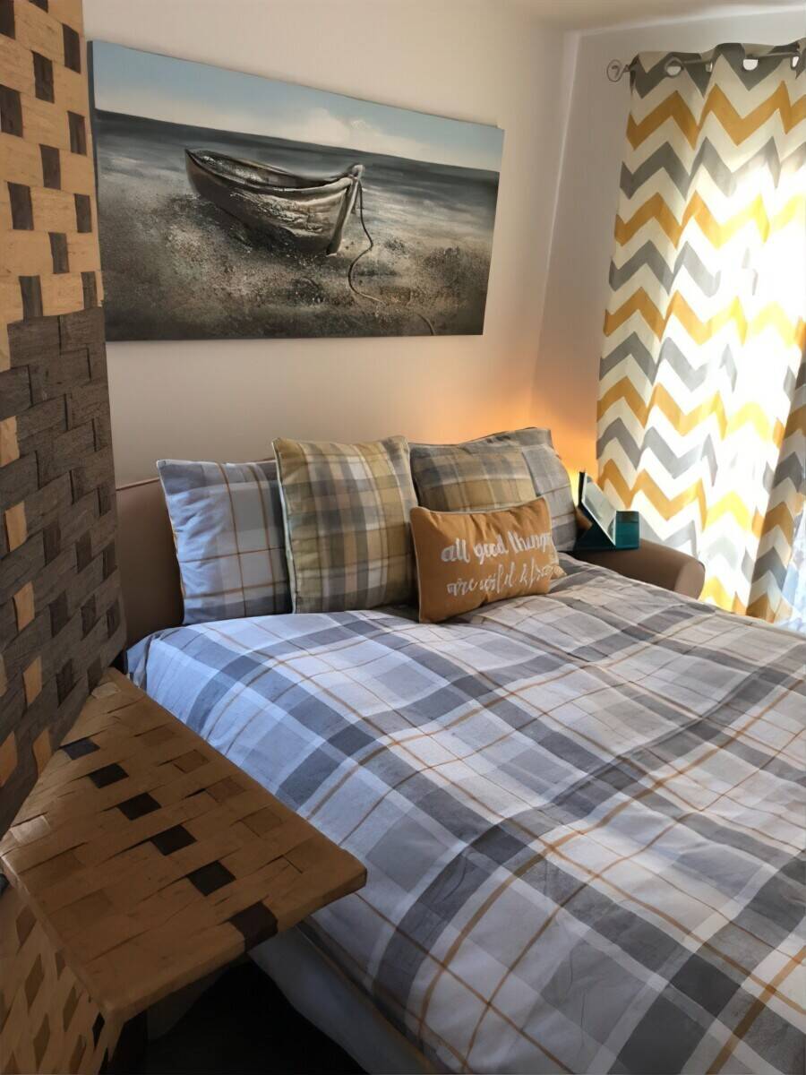 Prime Holiday Chalet in Bridlington with Stunning Sea Views for Sale Photo 12
