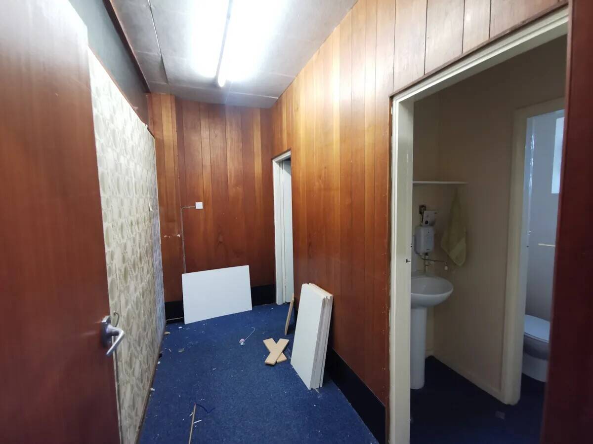 Prime Retail Shop/Coffee Shop Space Available in South Shields Town Centre Photo 12