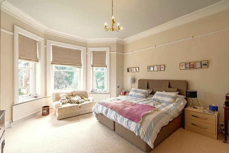 Majestic Property with Income Potential and Sea Views in Bournemouth Dorset Photo 12