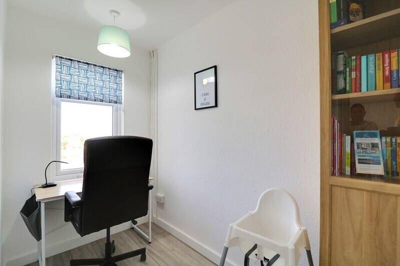 Prime Freehold Holiday Apartments in Walton on the Naze, Ideal Airbnb Investment Photo 12