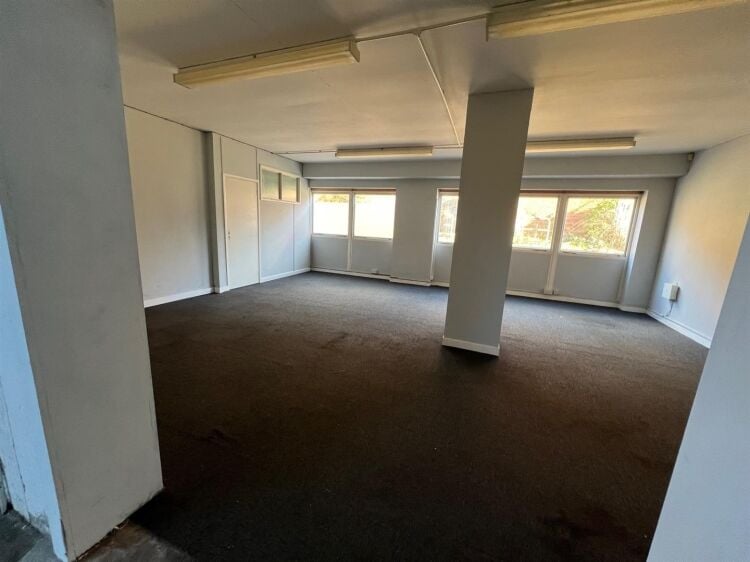 Prime Single Storey Industrial Unit with Large Forecourt Available for Rent in Bristol Photo 12