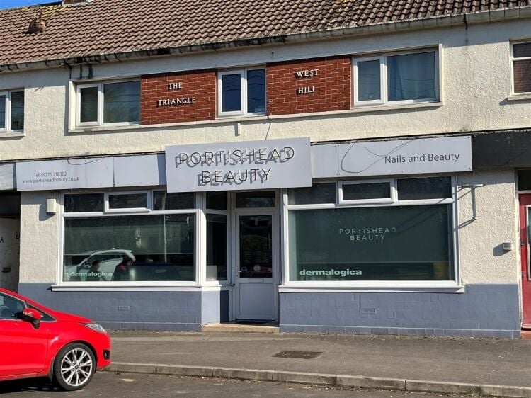 Versatile Retail Unit with Basement in Portishead Somerset, Ideal for Business Operations Photo 12