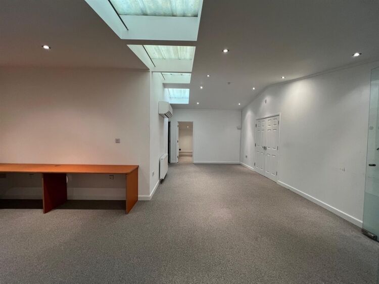 Professional Film and Photography Studio with Office Facilities for Rent in Bristol Photo 12