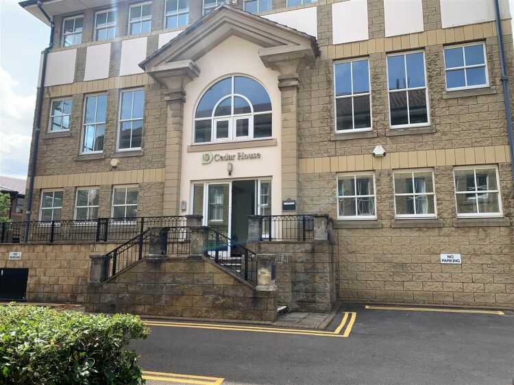 Impressive 5,975 sq ft office headquarters with 17 parking spaces in Almondsbury Business Park Photo 12