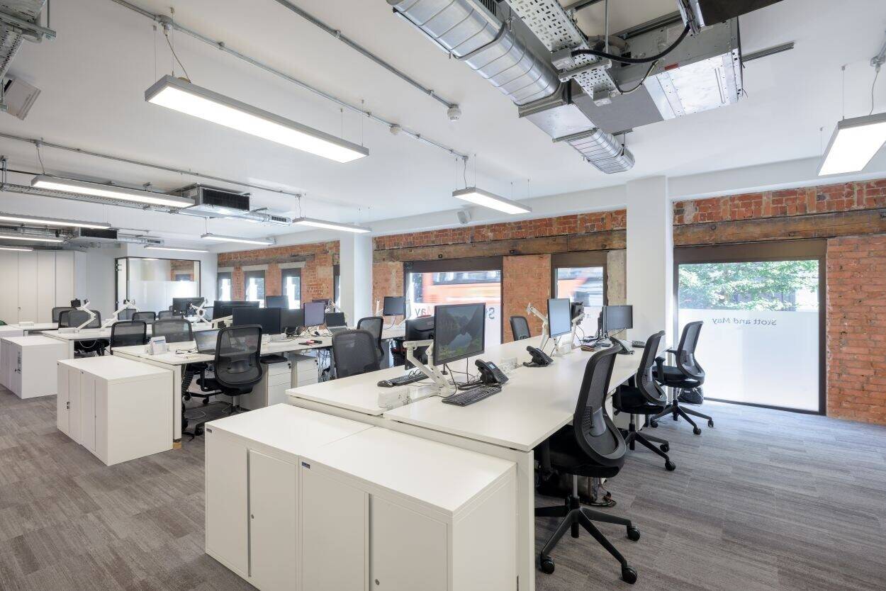 Premium Fully Fitted Office Available to Sublet in Reading Town Centre Steps from the Station Photo 12