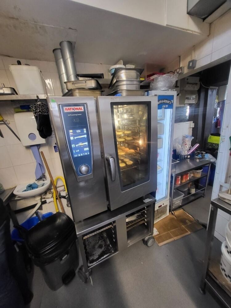 Hybrid Takeaway Business For Sale in East London with Strong Foot Traffic Photo 12