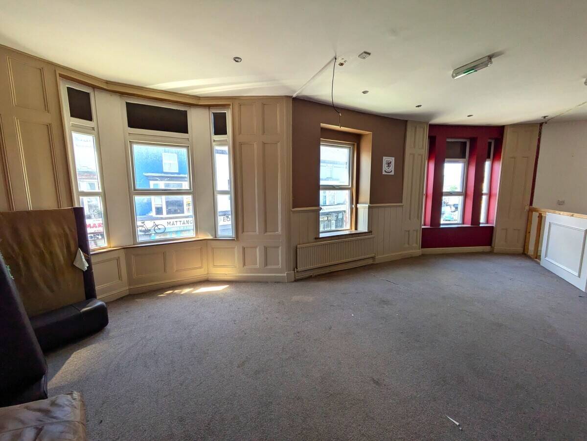Freehold Sale of Kings Castle Hotel in Cardiff Town on Cowbridge Road East Photo 12