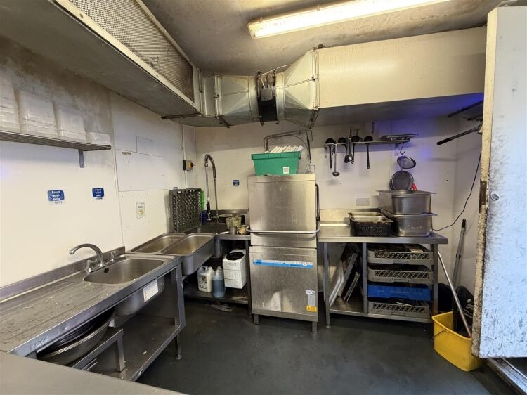 Stylish restaurant with basement in vibrant Colston Street, Bristol, offering 1,392 sq ft of space Photo 12