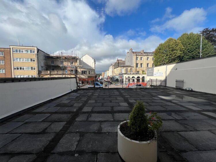 Ground floor offices for lease in Clifton Village, Bristol, available by Christmas 2025. Photo 12