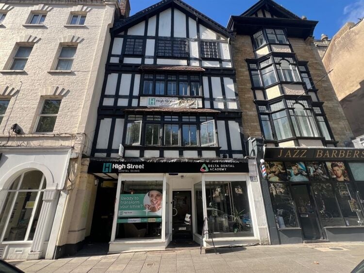 Grade II Listed Commercial Property in Bristol City Centre with Dental Practice Lease Until 2031 Photo 12