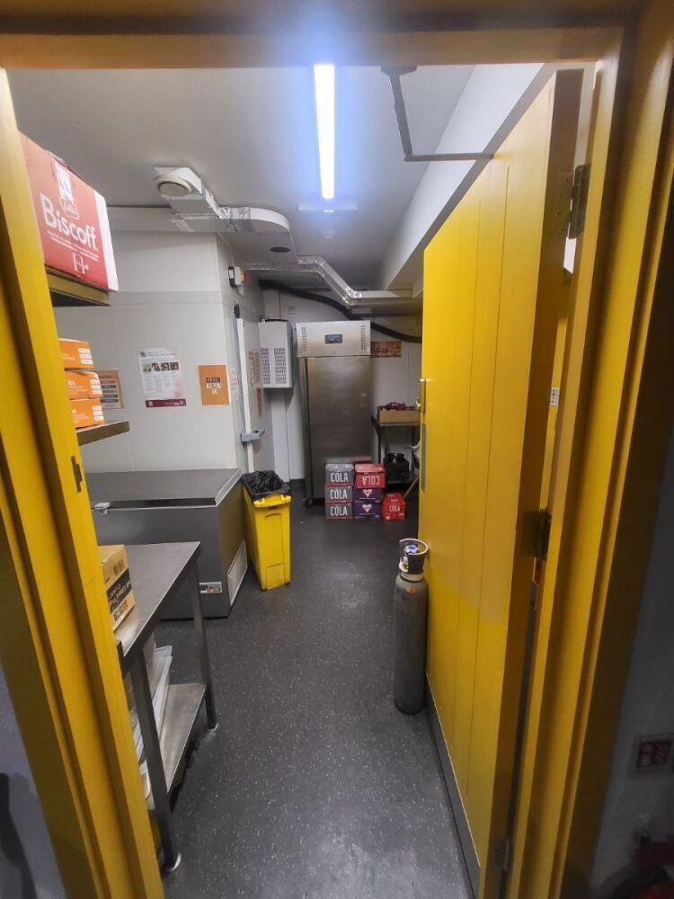 Fully Fitted Franchise Burger Restaurant for Sale in South West London Photo 12