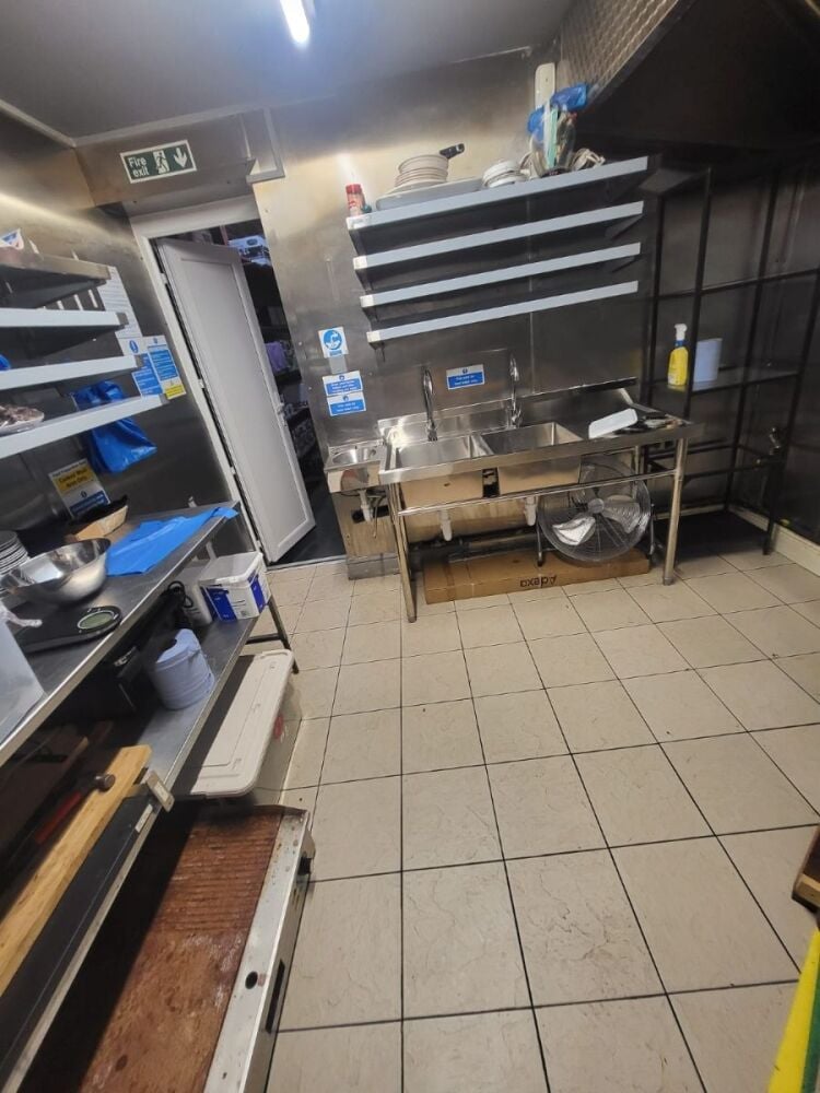 Bar, Café & Restaurant Lounge for Sale in North London with Retirement Sale Opportunity Photo 12