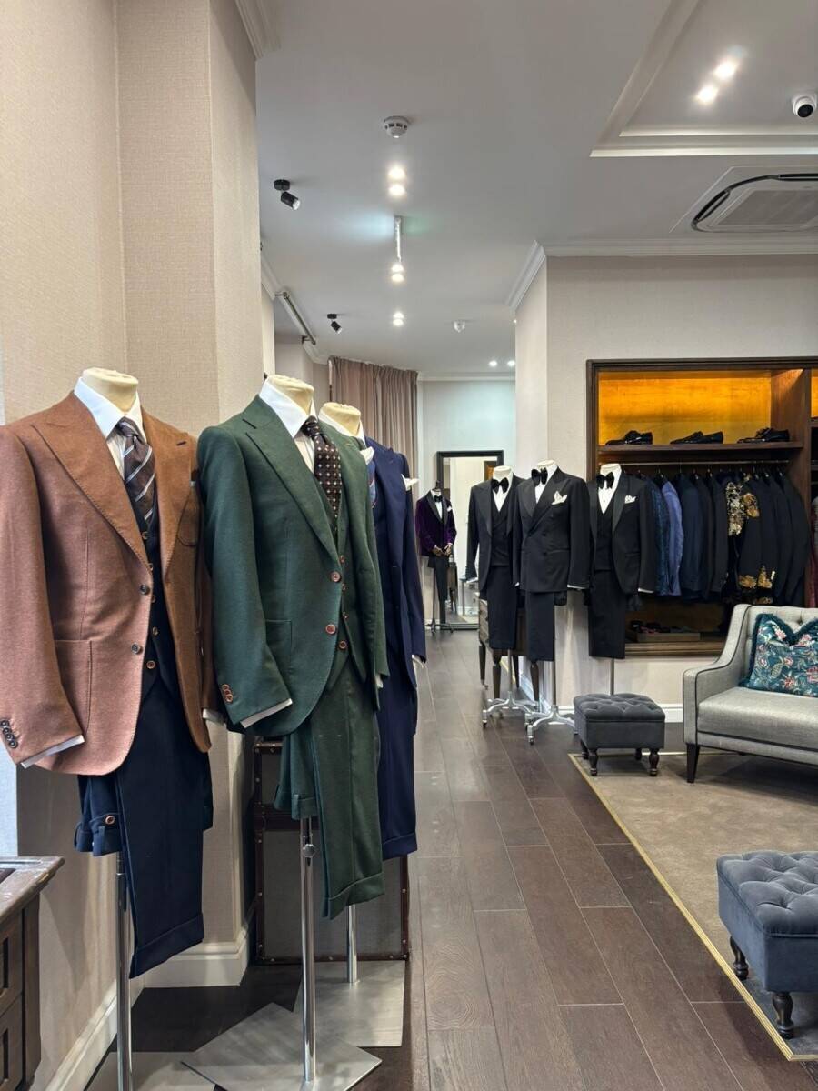 Men's Tailoring Shop for Sale in the City of London Near Bond Street Photo 12