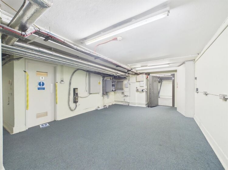 Former bank building in Bristol City Centre with ground floor office and basement storage available Photo 12