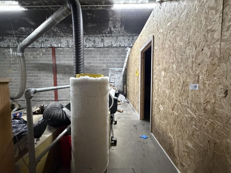 An industrial unit, currenting arranged as a joiners, of approximately 1,536 sq ft located within the printworks development which is currently underg Photo 12