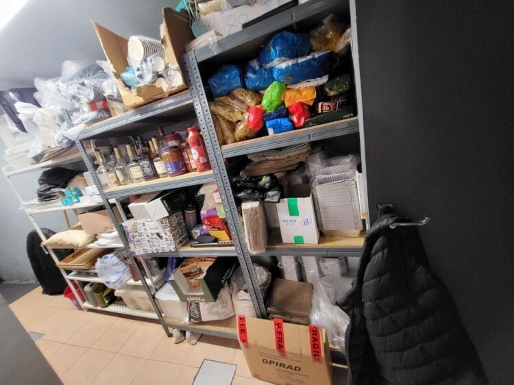 Turnkey Mediterranean Restaurant for Sale in North London with 50 Covers and Fully Fitted Kitchen Photo 12