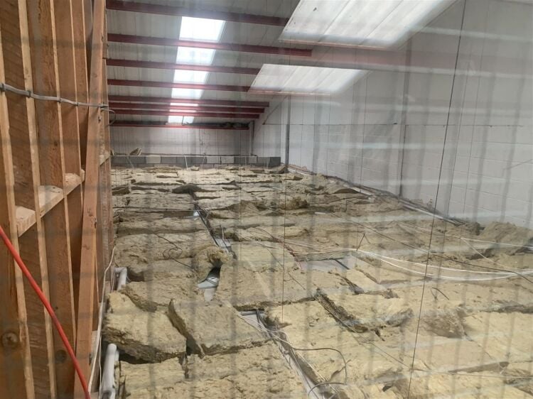 Industrial Unit for Sale in Bristol with Open Plan Office Layout and Five Parking Spaces Photo 12