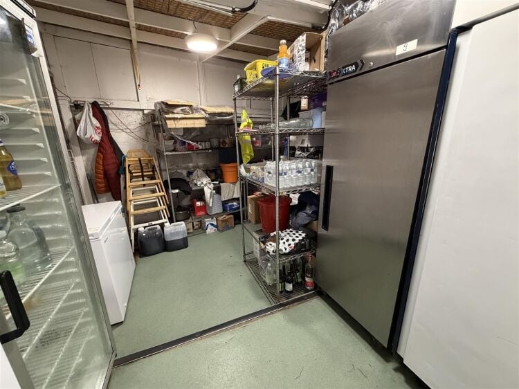 A well presented and fully fitted cafe/restaurant of approximately 725 sq ft located on wells road, knowle. the premises is arranged as front customer Photo 12