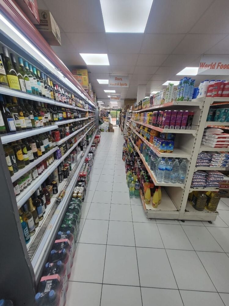 PRIME NORTH LONDON CONVENIENCE STORE FULLY REFURBISHED | HIGH TURNOVER | EXCELLENT GROWTH POTENTIAL /REF: CS0791 Photo 12