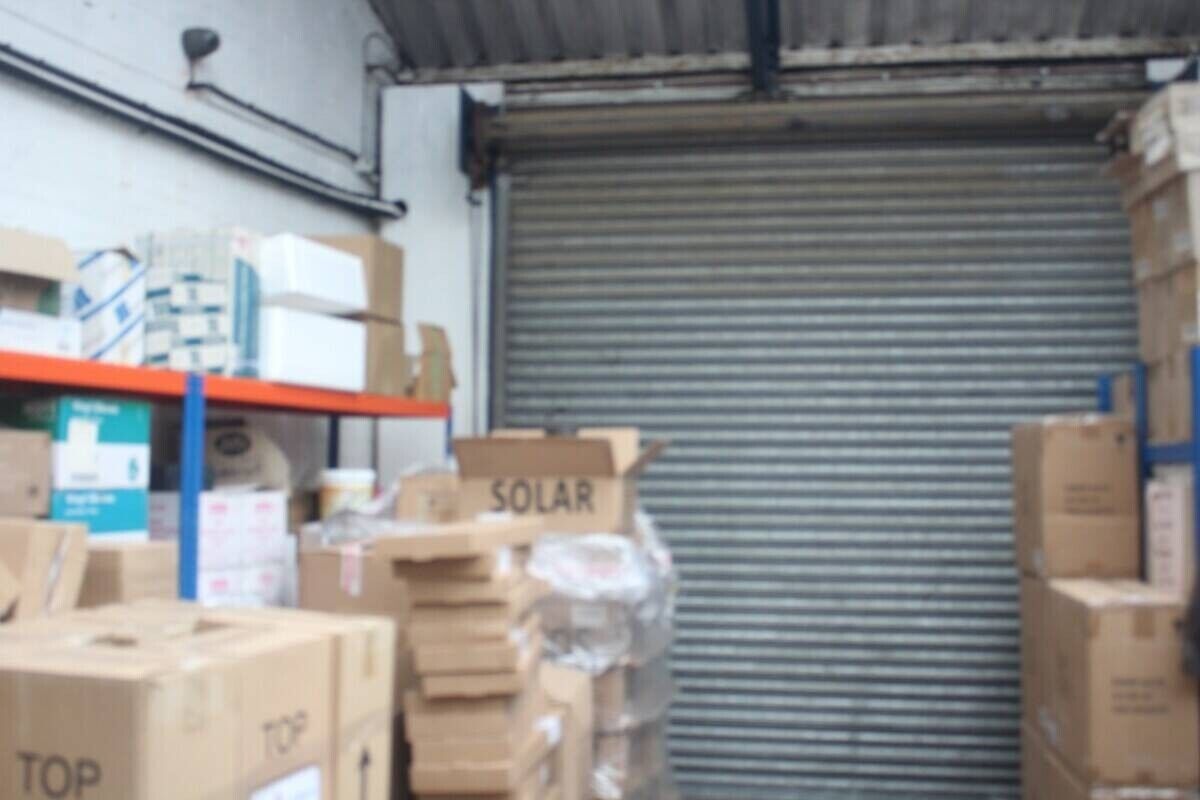 To Let Warehouse / Works with Offices 4500 sq feet in Glossop Photo 12