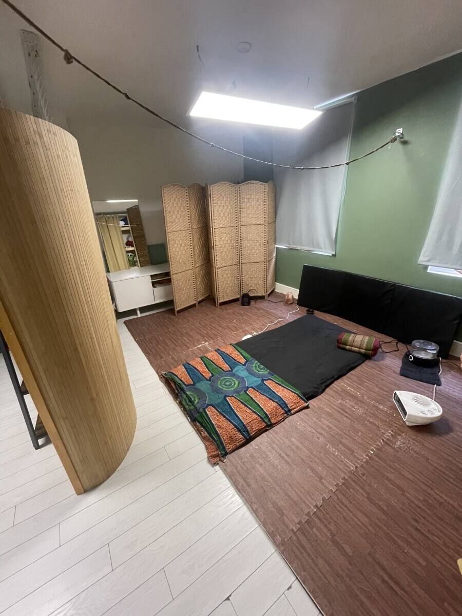 Available 14th July - Top Floor Office/Studio Space in Prime Hoxton Location with Private Entrance Photo 6