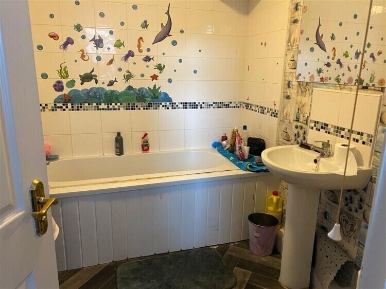 Prime Investment Property in Withernsea, Commercial and Residential Units Available Photo 12