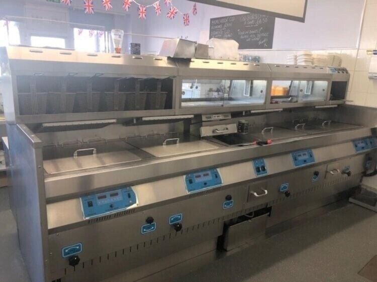 Freehold Investment Property with High Return in Hayle, Cornwall, Including Fish & Chip Shop and Fl Photo 12