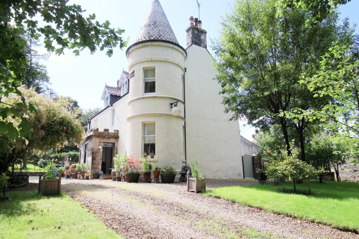 Stunning Period Property with Guest House and Catering Business in Speyside Heartland Photo 12