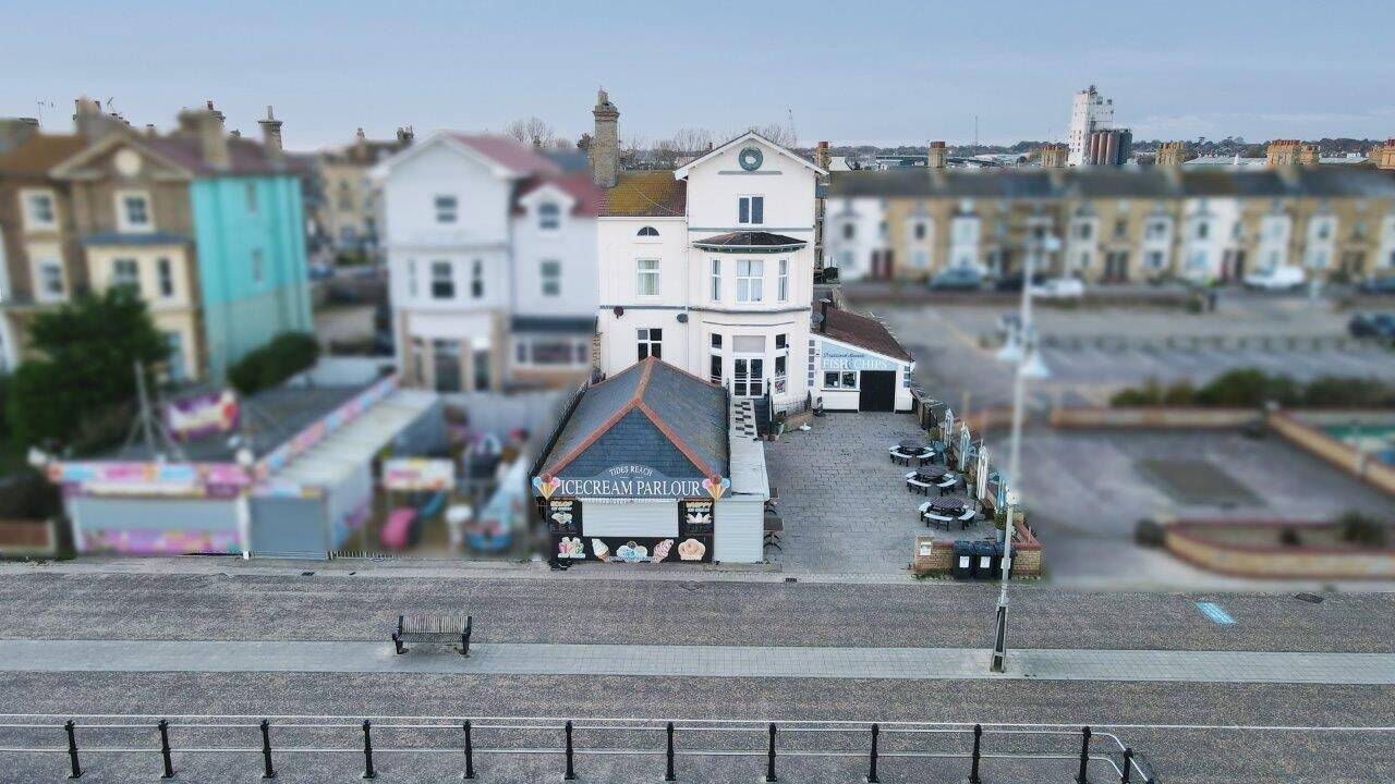 Prime Seaside Investment Opportunity, Residential/Commercial Property in Lowestoft Photo 13