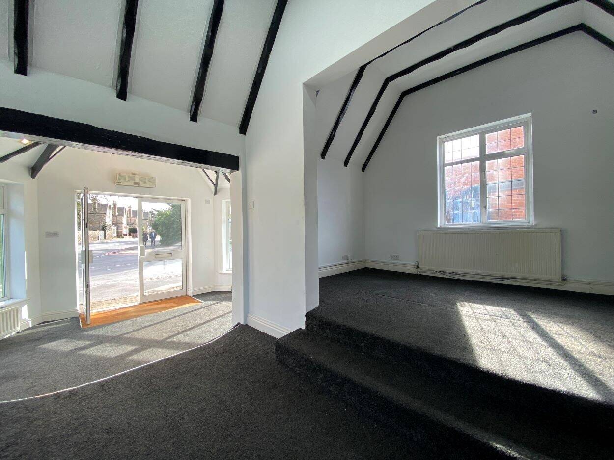 Commercial Premises To Let in Reading, Wokingham Road - E-Class /A1 / A2 Photo 13