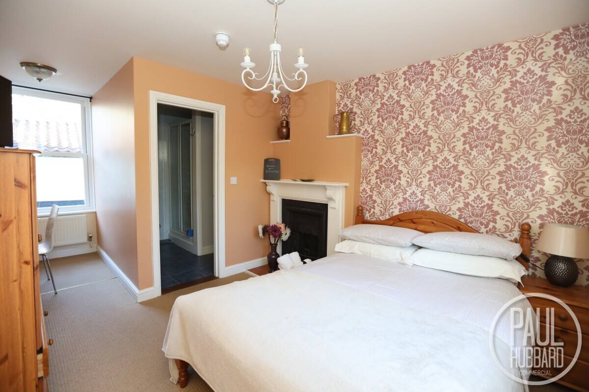 Charming Grade II Listed Guesthouse with Development Potential in Tacolneston, Norfolk Photo 13