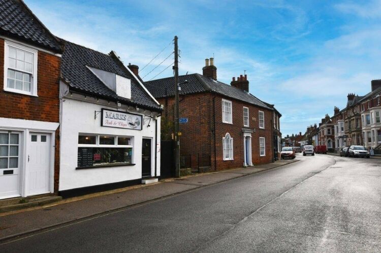 Southwold's Popular Fish & Chip Shop on High Street for Sale Photo 13