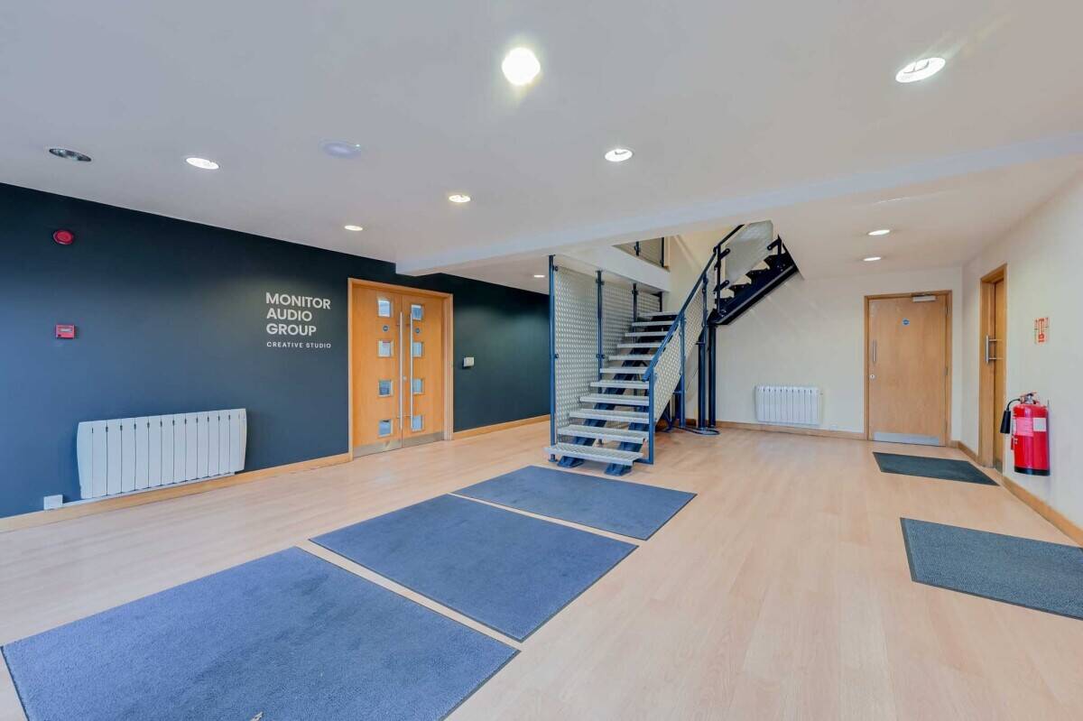 Prime Office Industrial Investment Opportunity in Rayleigh, Essex - 12,896 sq. ft. Photo 13