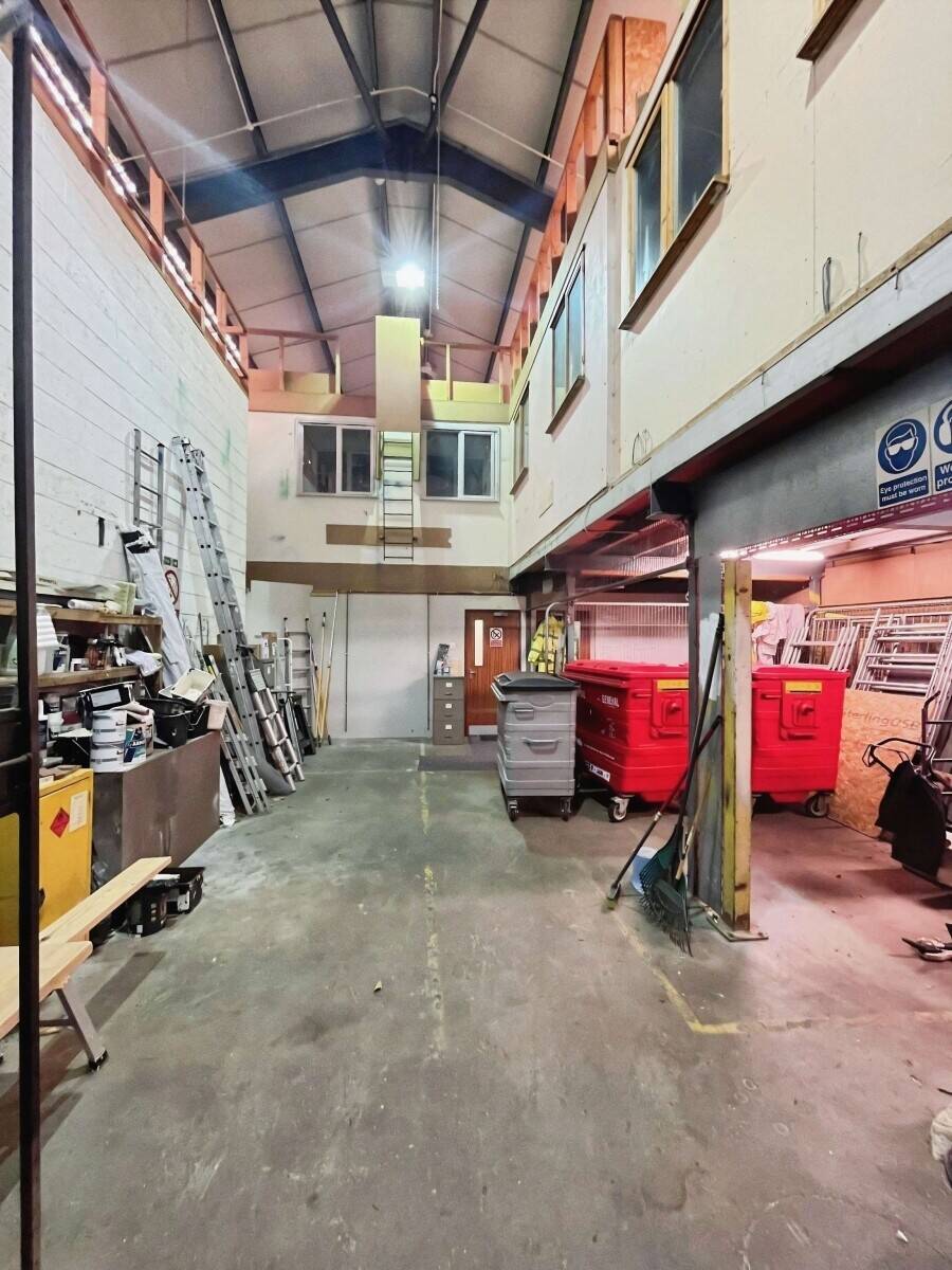 LIGHT INDUSTRIAL WAREHOUSE WITH GROUND & FIRST FLOOR OFFICES APPROX 3,000 SQ FT Photo 13
