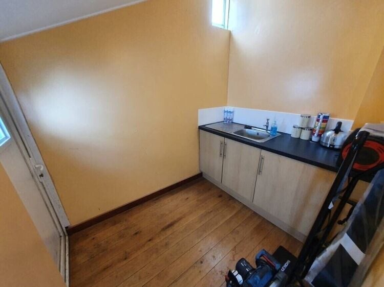 Large Freehold Retail Unit and Spacious Two-Bed Flat in Prime Kent Location Photo 13