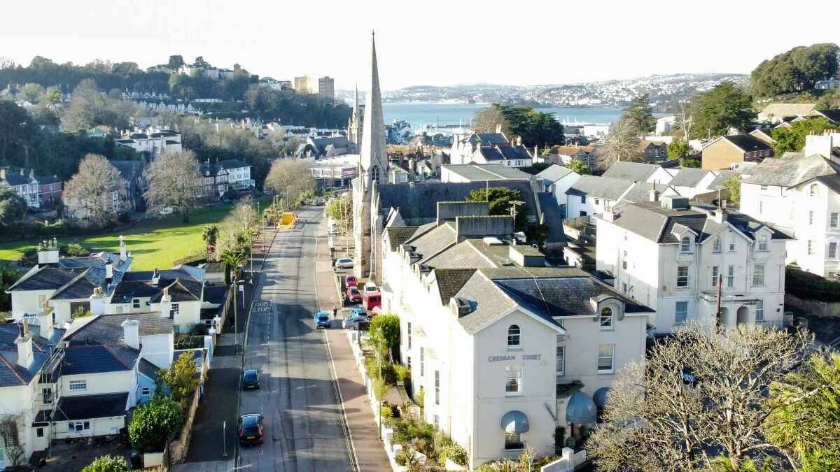 Stunning 17-Bedroom Boutique Hotel in Prime Torquay Location, Close to Harbour and Beach Photo 13