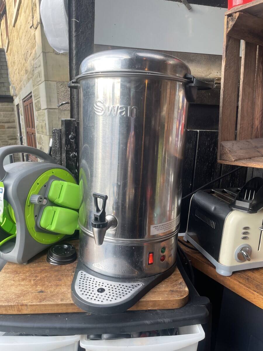 Prime Location Horsebox Café with Complete Equipment in Clitheroe Lancashire for Sale Photo 13