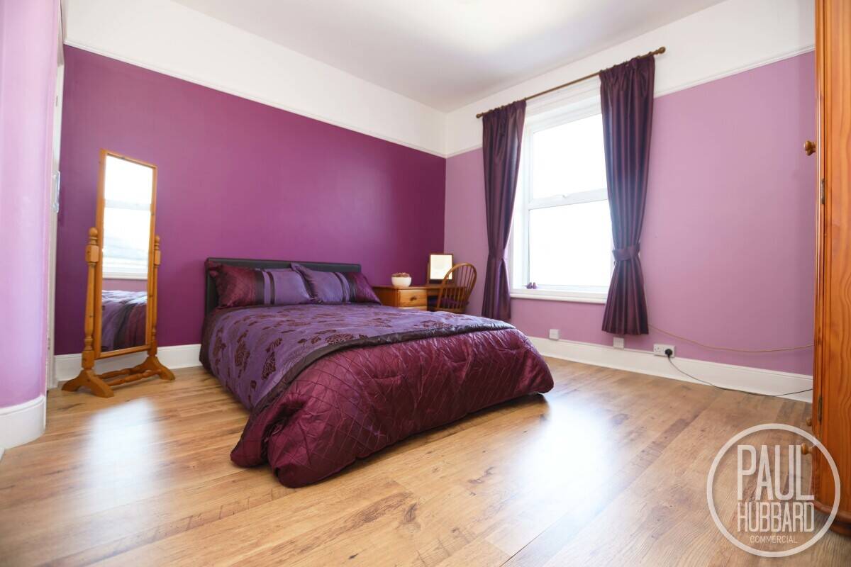 Prime Seaside Restaurant with Expansive 5-Bedroom Residential Accommodation in Great Yarmouth Photo 13