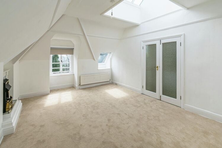 Majestic Property with Income Potential and Sea Views in Bournemouth Dorset Photo 13