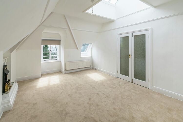 Majestic Property with Income Potential and Sea Views in Bournemouth Dorset Photo 13