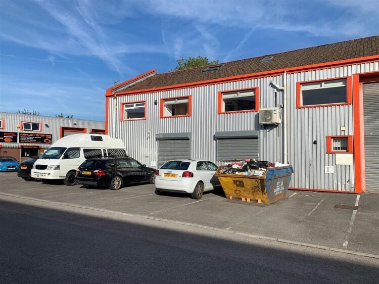 Spacious 3-Storey Office Space in Circuit 32 Trading Estate, Easton Road, Bristol Photo 13