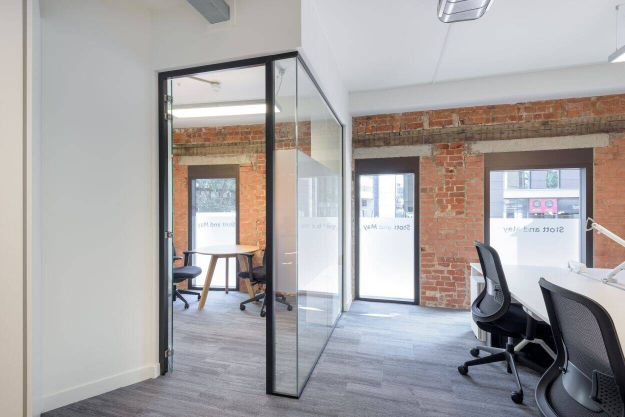 Premium Fully Fitted Office Available to Sublet in Reading Town Centre Steps from the Station Photo 13