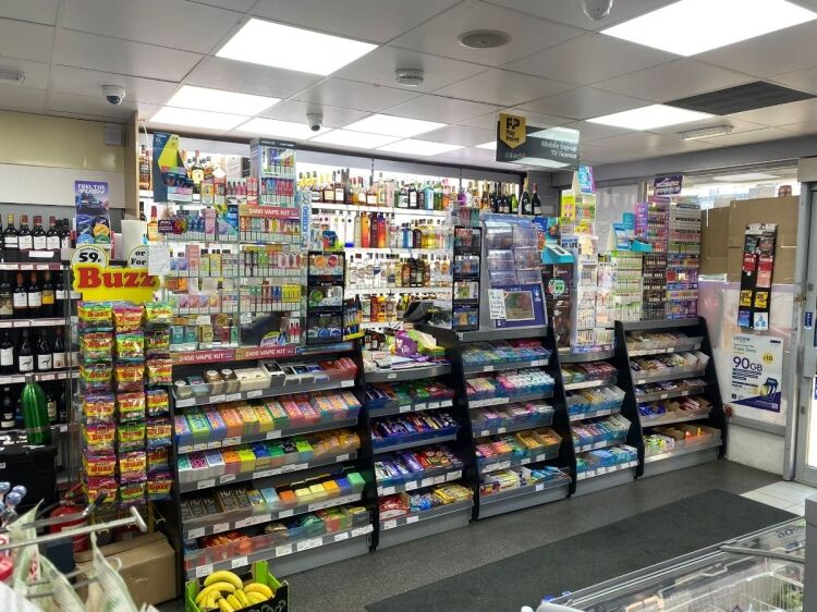 Grocery and convenience store for sale in London near Wood Green Photo 13