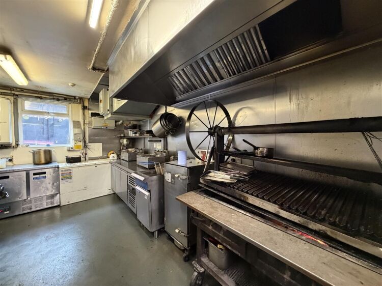 Stylish restaurant with basement in vibrant Colston Street, Bristol, offering 1,392 sq ft of space Photo 13