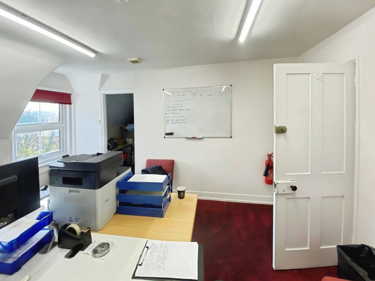 Second-floor offices with parking and shared facilities in Earley, Reading for lease Photo 13