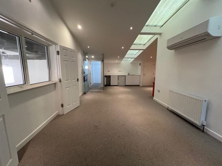 Film and photography studio with office space for sale in Bedminster, Bristol Photo 13
